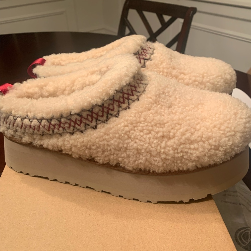 SOLD OUT EVERYWHERE! UGG Tazz shearling braided Platform Slipper  ivory